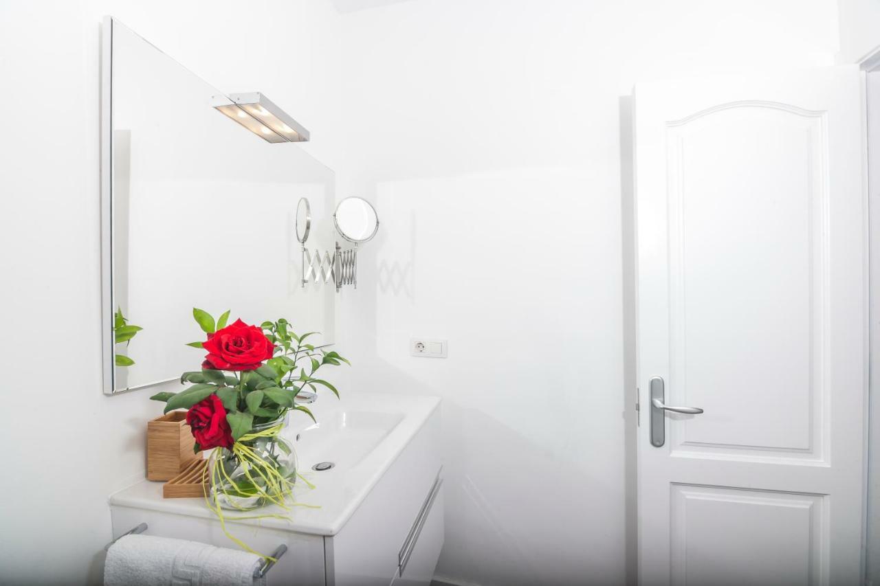 Rooms & Suites The Lighthouse 티아즈 외부 사진